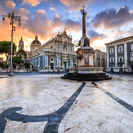 Valenti Bed & Breakfast Catania Bagian luar foto